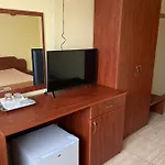 特拉酒店
